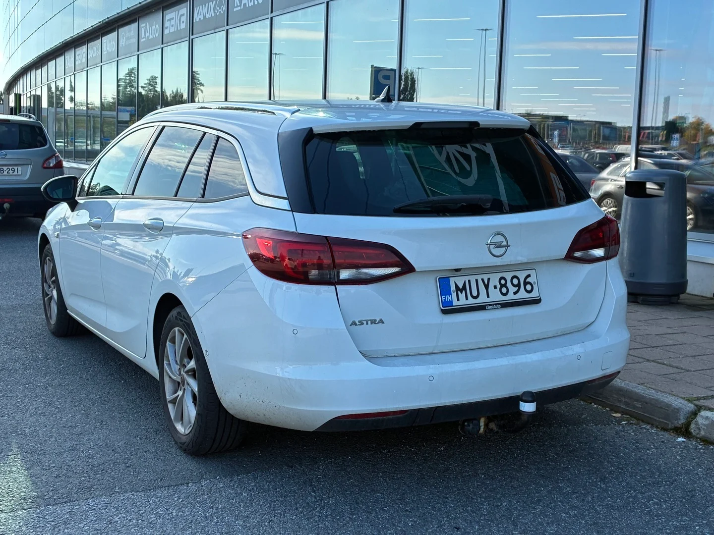 Car Image - 3R0UEXx13rMWtByf9s8rtc
