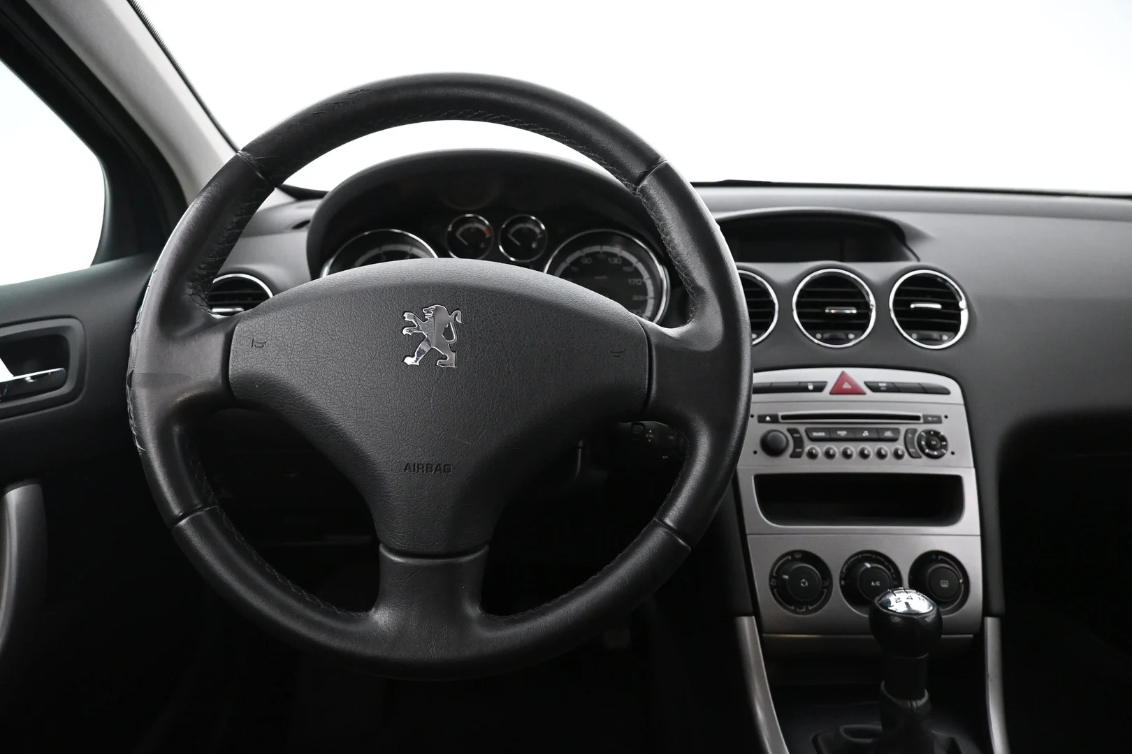 Car Image - UAWamKTKQ601PIKZQXagt