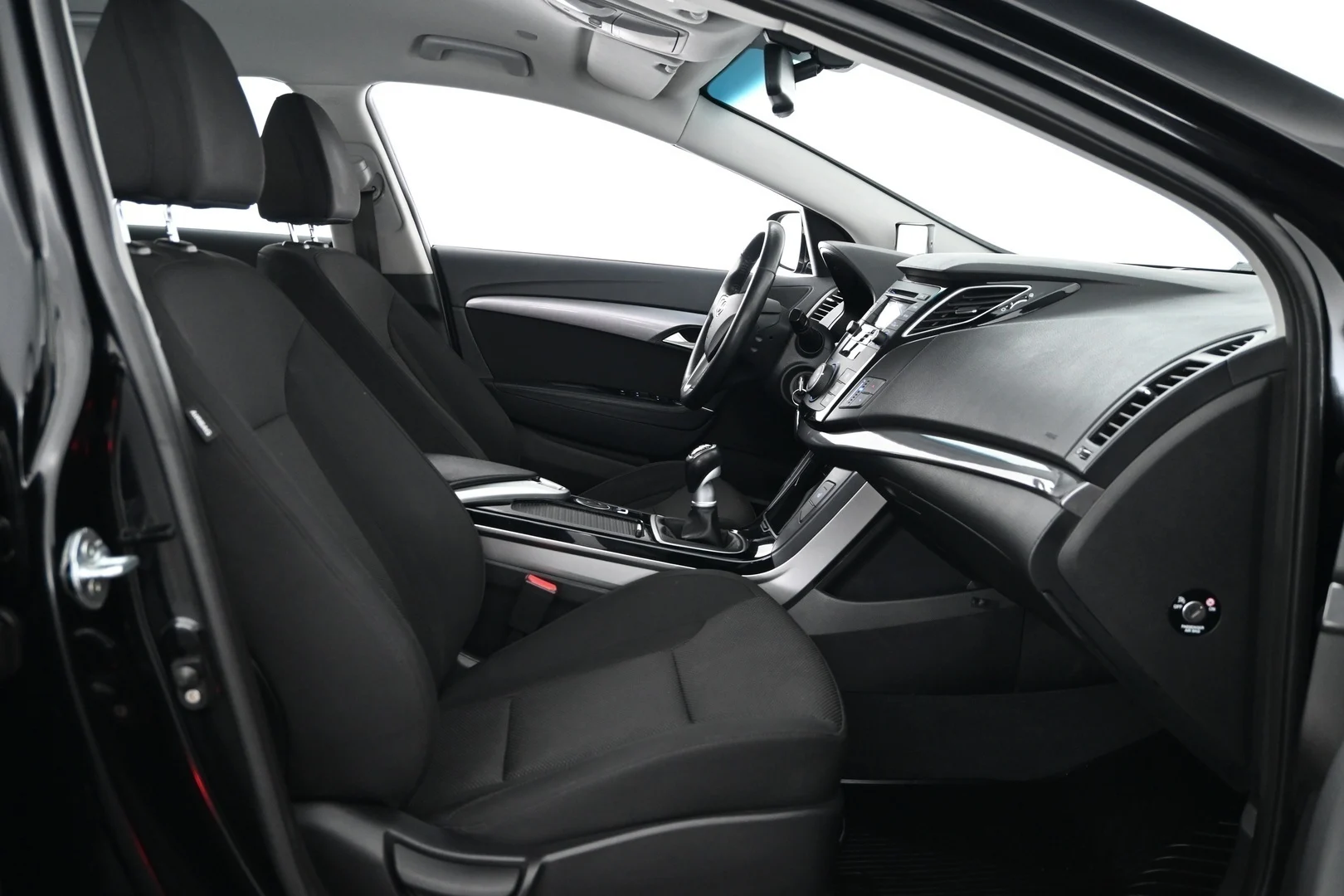 Car Image - 2kTR4Hxc8eeJioTHCuriL5