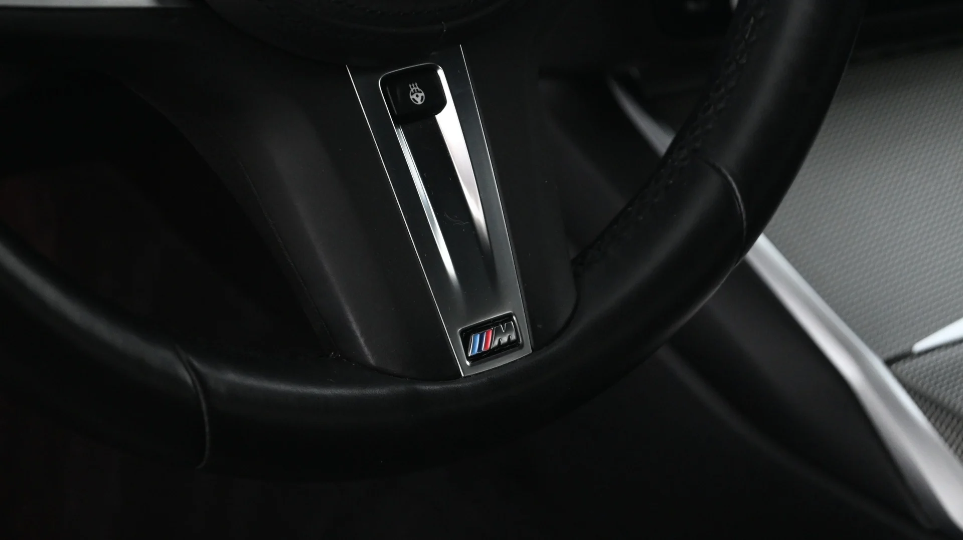 Car Image - 54EAZ22tbwkqHcABVB5JL0