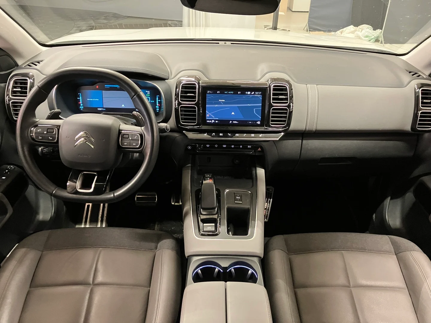 Car Image - 2Yh9SHWdwRYN6OXusuq8SF