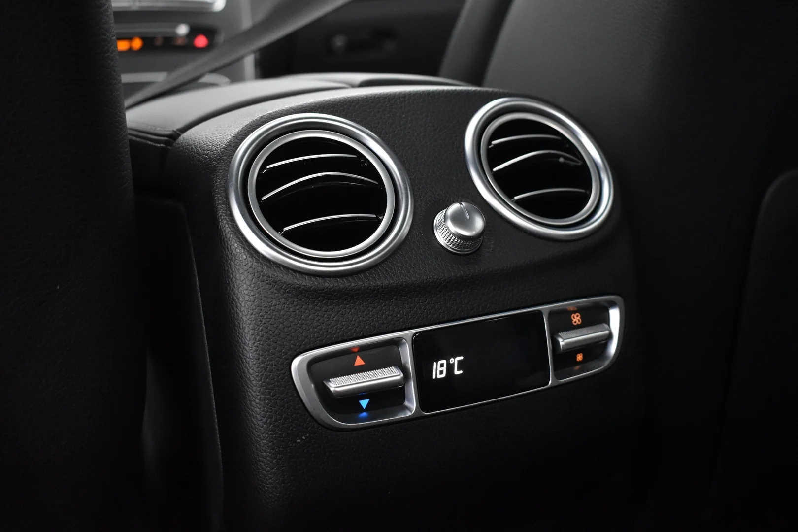 Car Image - 2kG9kUyFWZdt8Q61Ht7deN