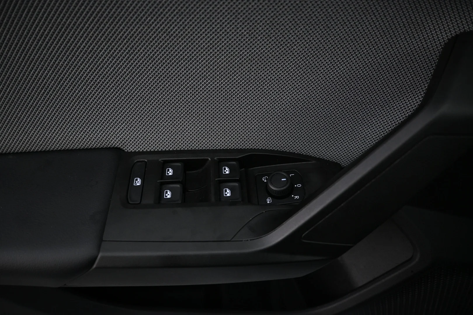 Car Image - 4WNkBK9ejkdsVOyEsv4wEy