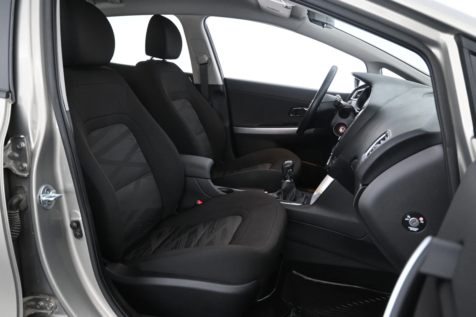 Car Image - 1sDfWO1RMkjV1MGFEvbwtx
