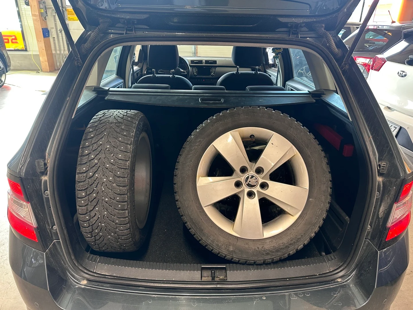 Car Image - 2jWprSZH3SNdHK3UH2nuMF