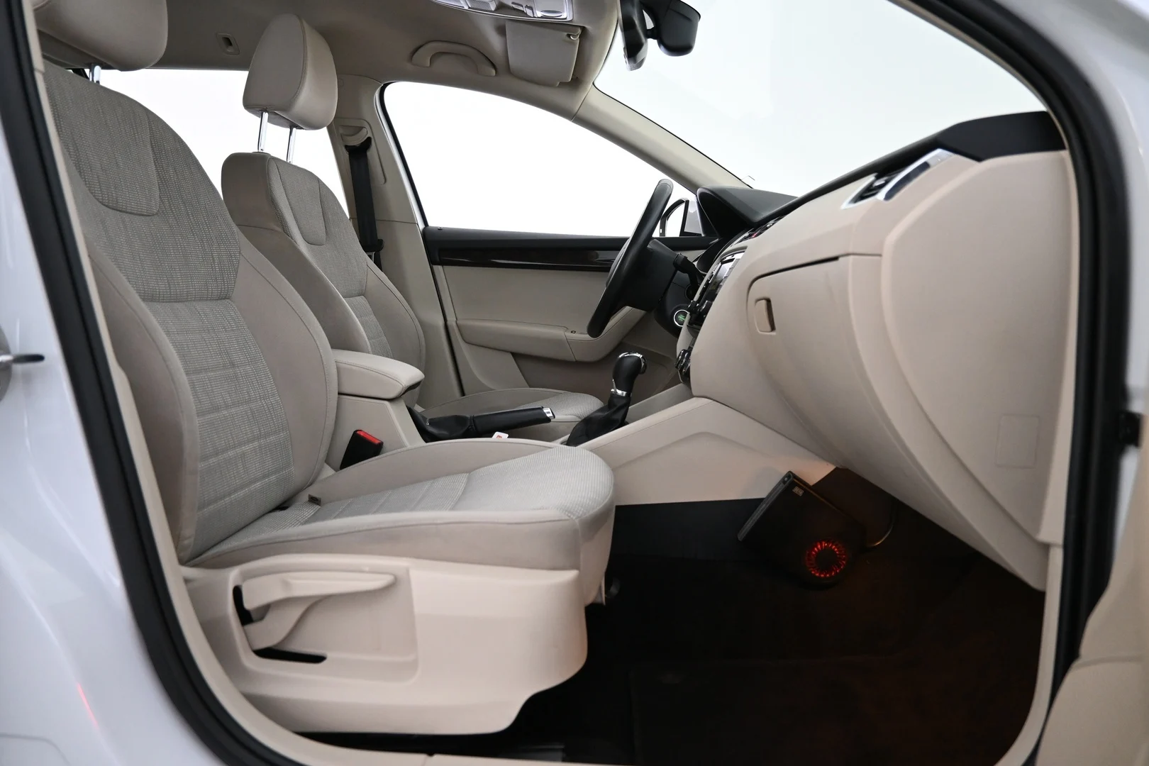 Car Image - H8Y9rGmeNAC2AkkVDRaRl