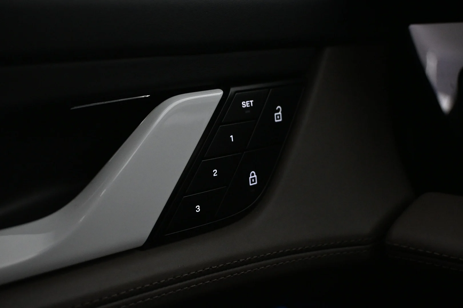 Car Image - cDws2oCvDq4BCpyxv9L8T