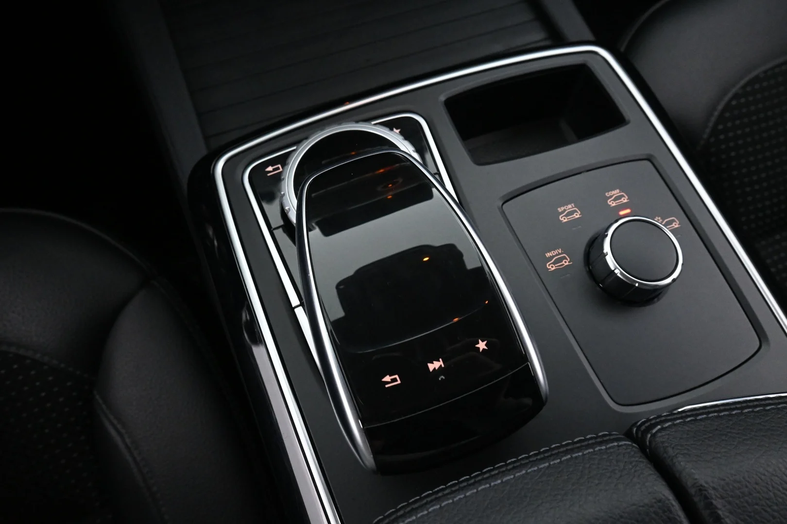 Car Image - R0DWI4NTKjW7Dgb7DUhPV
