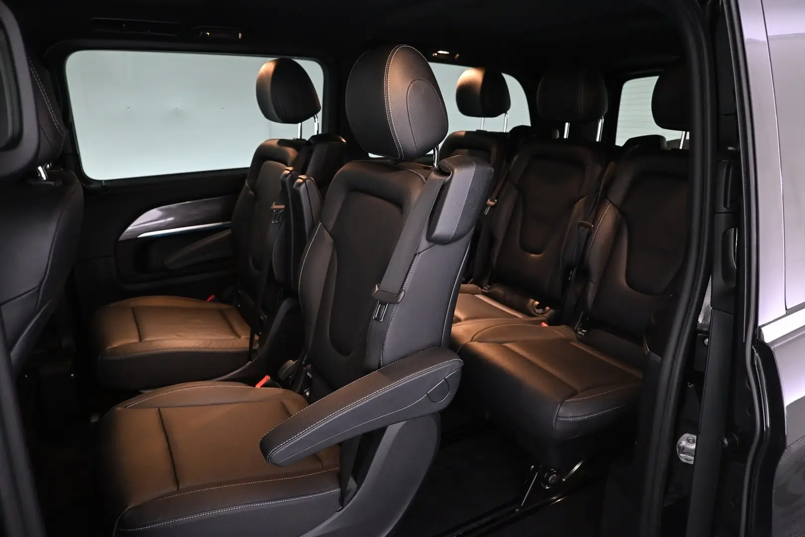 Car Image - 2bHZwrJT33zWL2ksf0Xqko
