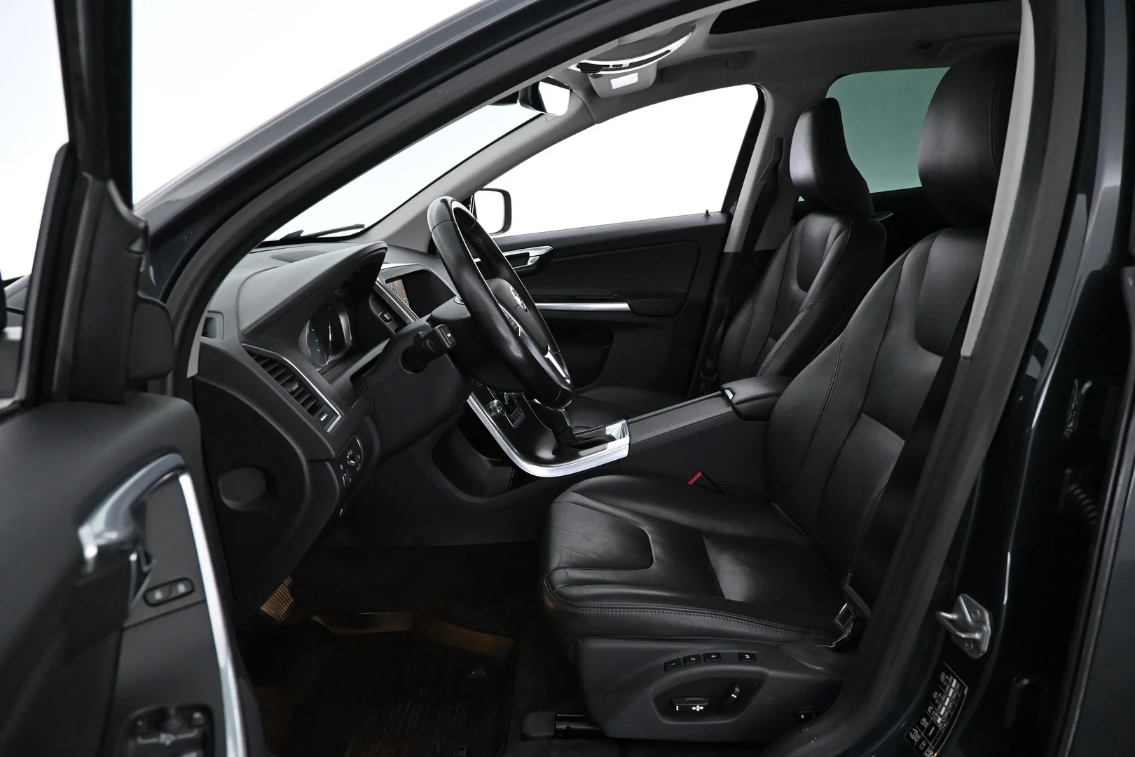 Car Image - 2X1uN0Vn5MOlxiXiwCEFDB