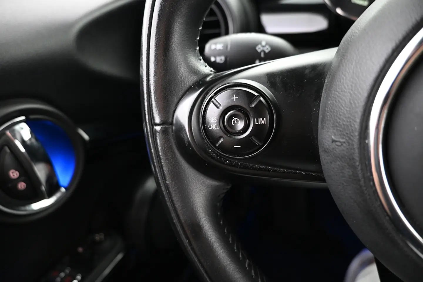 Car Image - 5cL9SRF7k3P4BnzPH05bd2