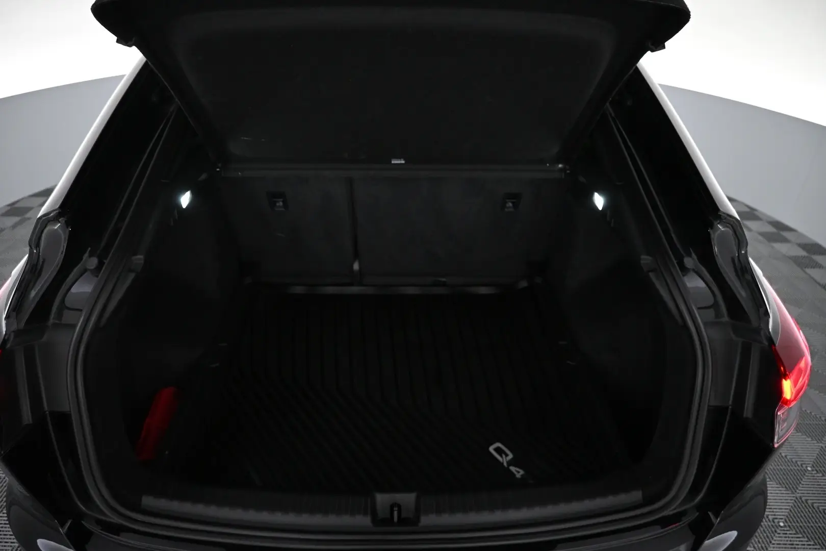 Car Image - 3VK1ATdLSsAztFyNniQLv4