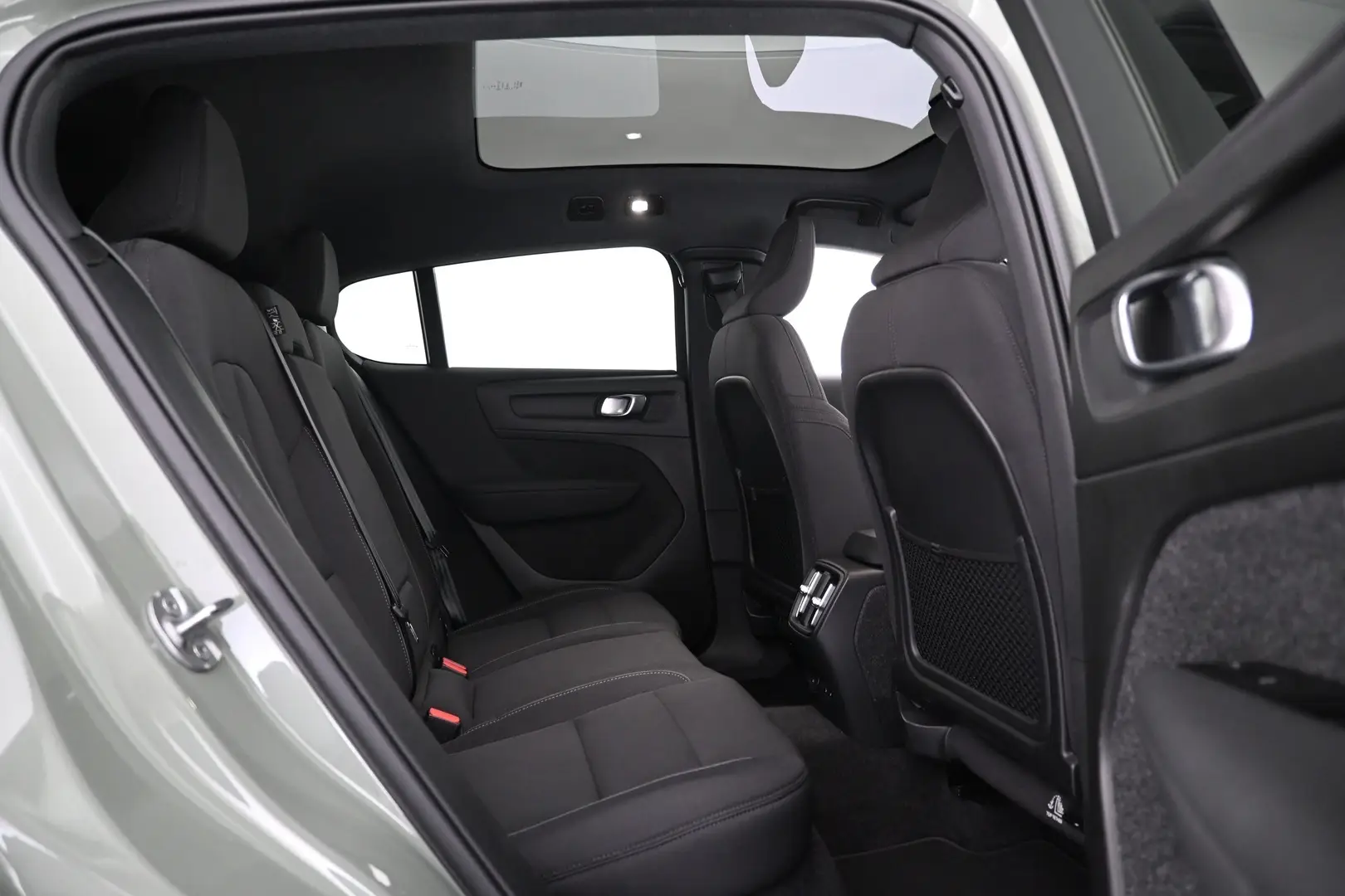 Car Image - 3PQmo4LGAjq4A4x3GRqp1n