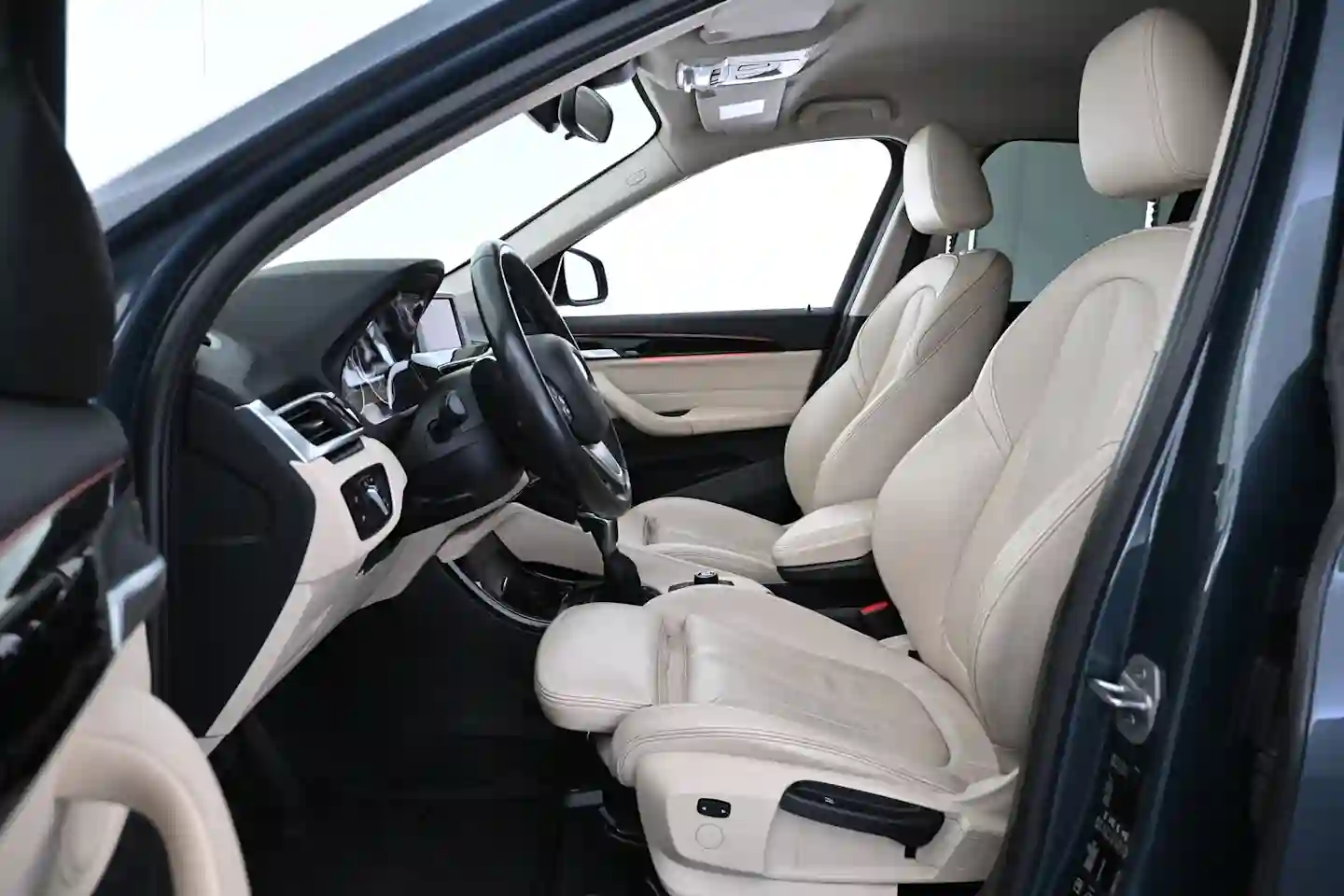 Car Image - JBetAz8KJNCX2crp0WowH