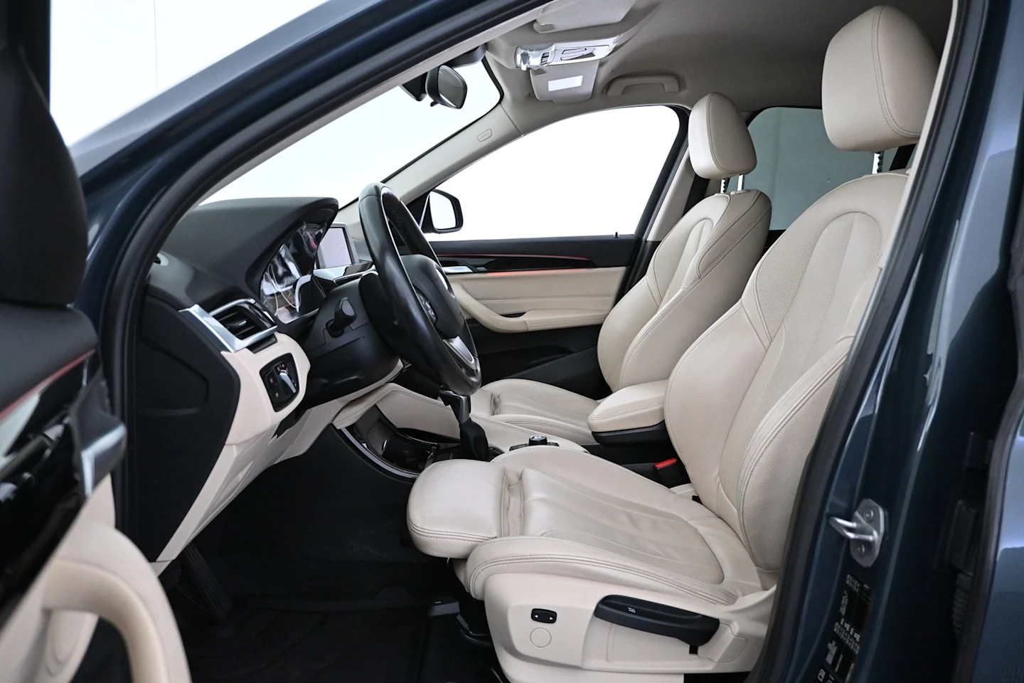 Car Image - JBetAz8KJNCX2crp0WowH