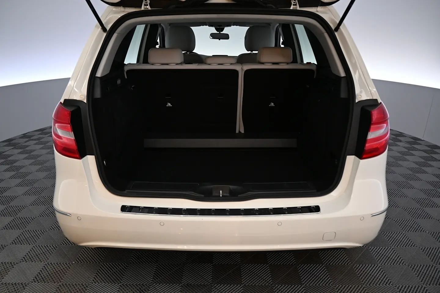 Car Image - 2asit4lroA5UbtM1zLov1X
