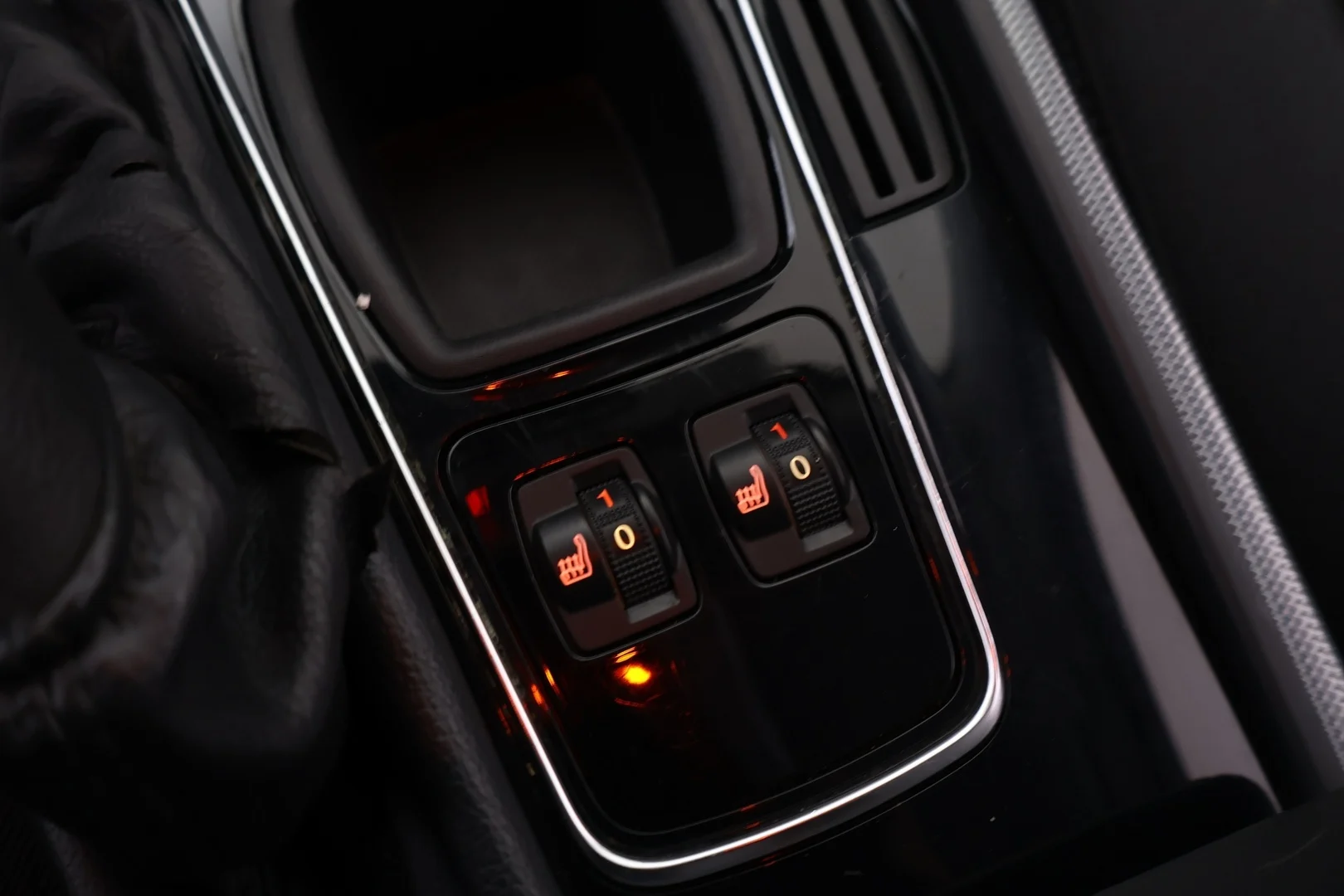 Car Image - 5KiazD3srL9xZent1RmI5V