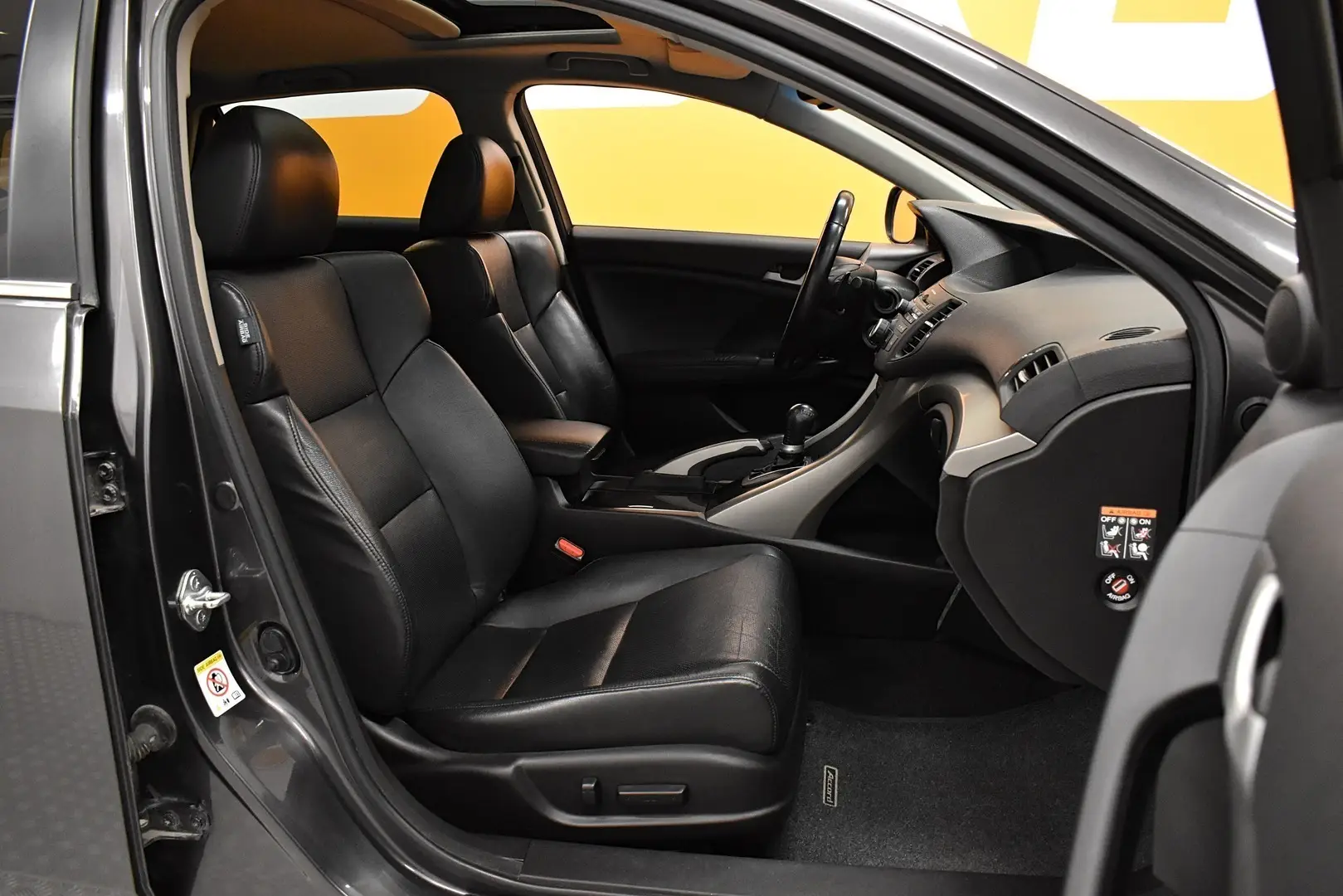 Car Image - qLJ4DGhbebpRa6HcJoZke