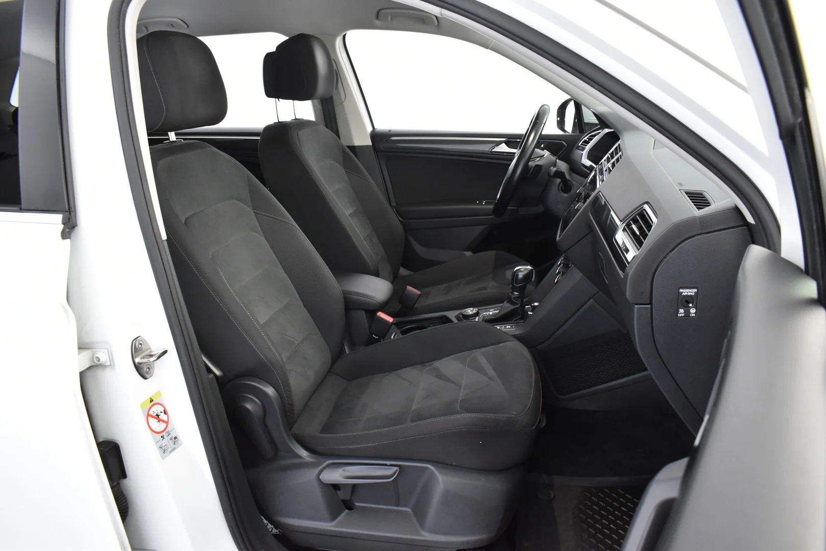 Car Image - MN5fM7pva9S8qhk13qUhL