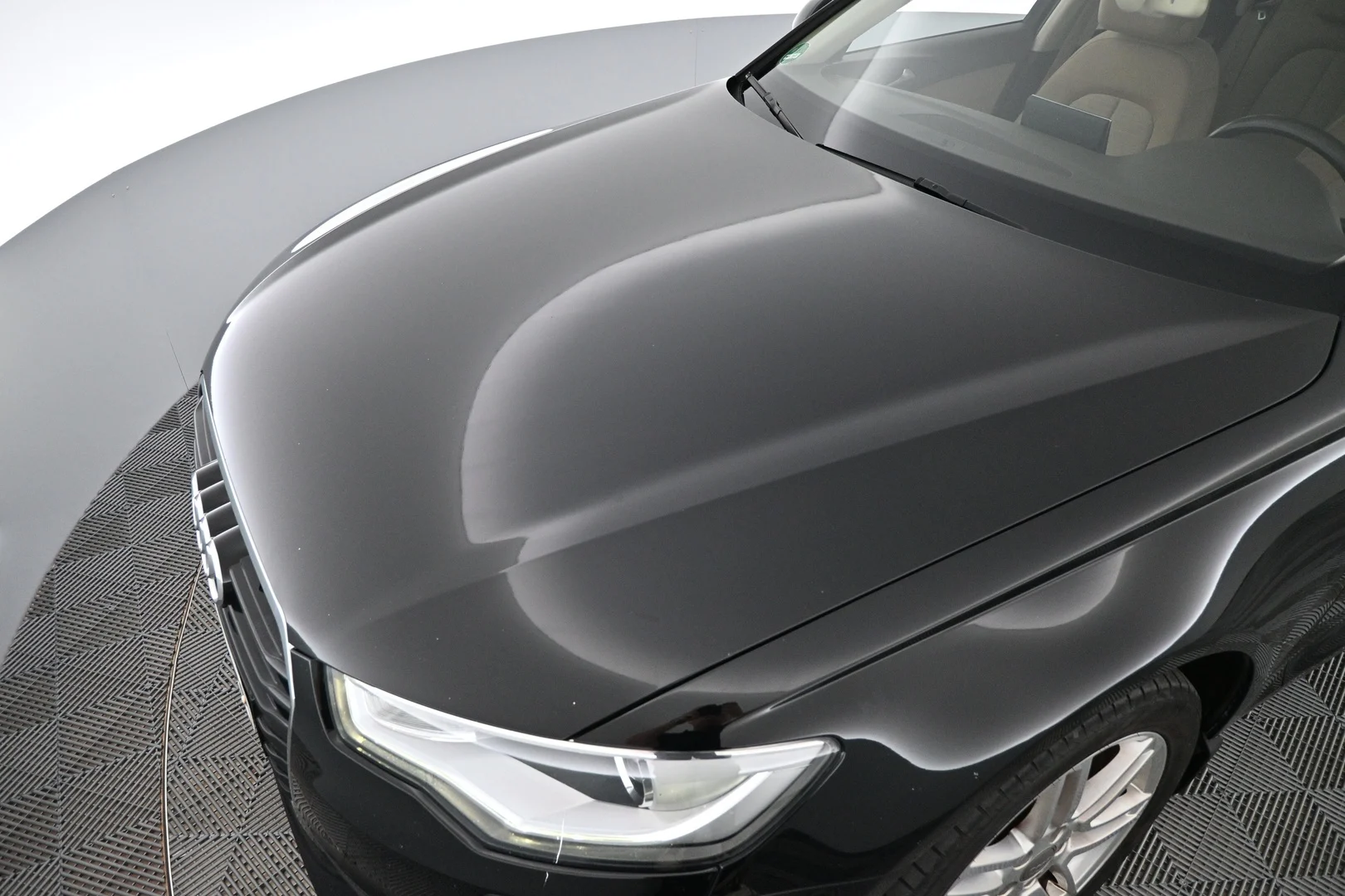 Car Image - 5Xpk6KcLlAqFs4XUJ6RbkH