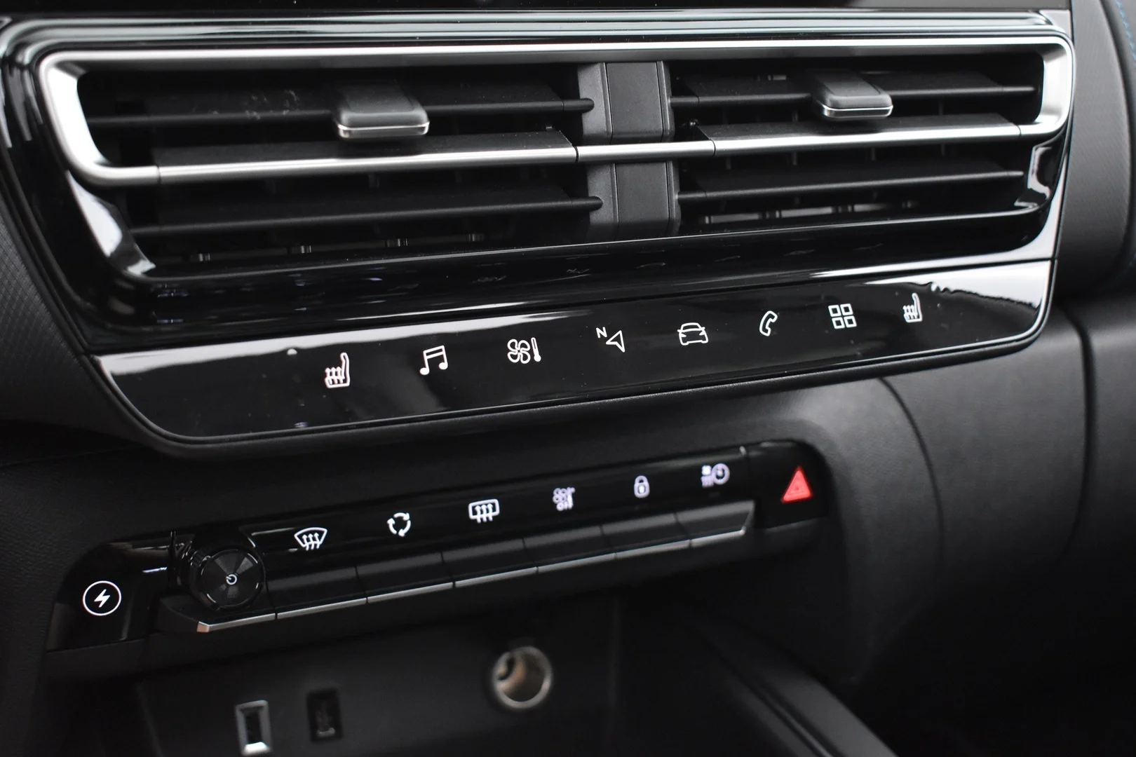 Car Image - 6VvWE0EyQzjqMV9R024MNB