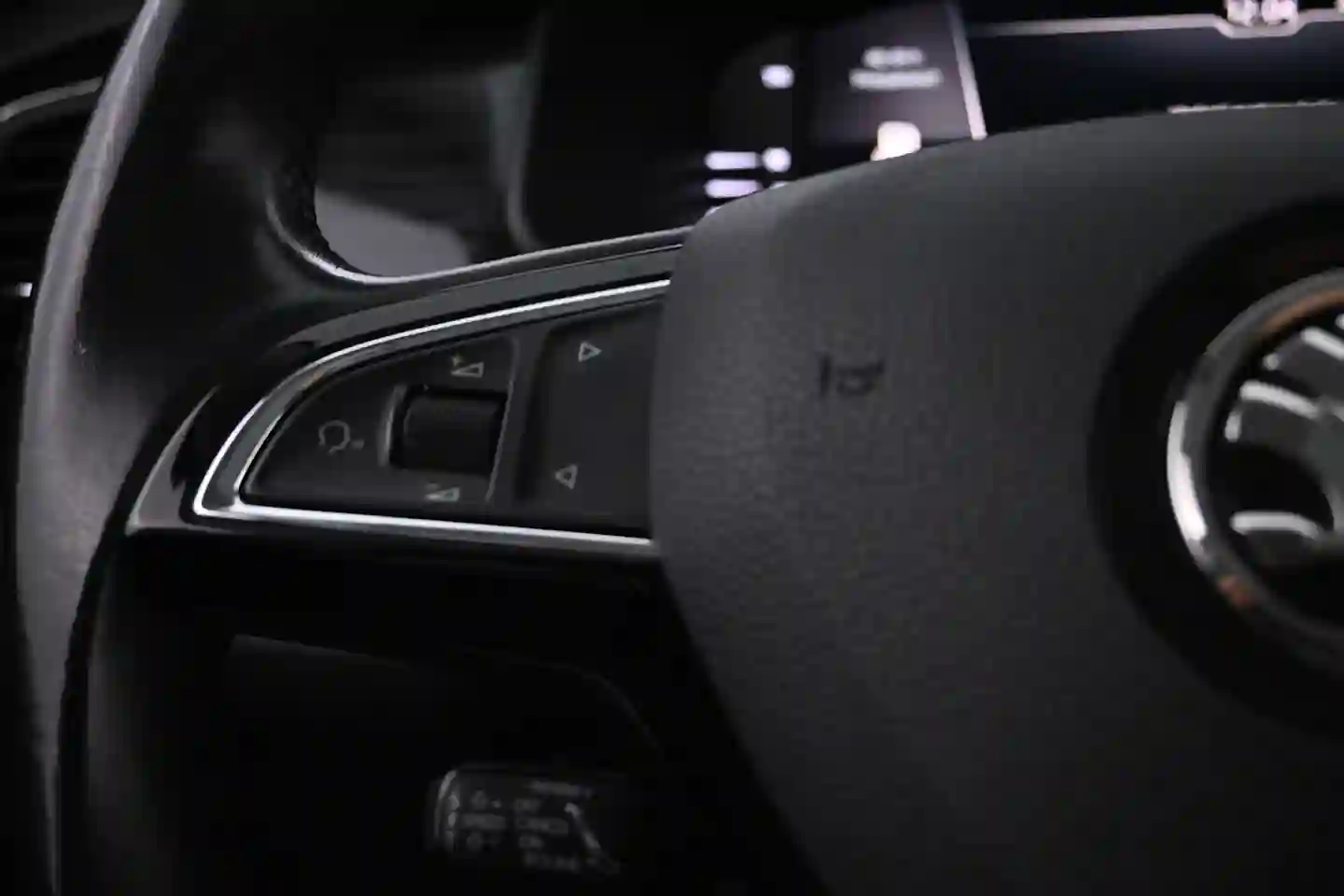 Car Image - 1Y4iDyslS0i4sURLlJblEF