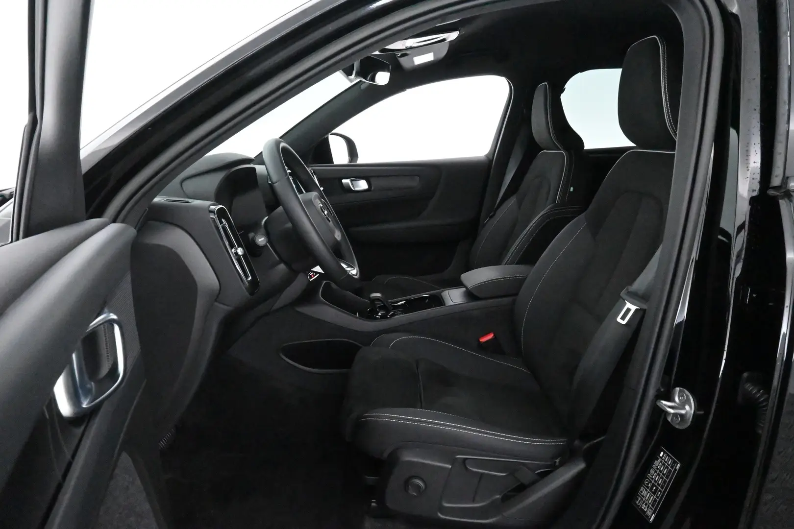 Car Image - 21mVevpF2ycLdU1Axkq1Yf