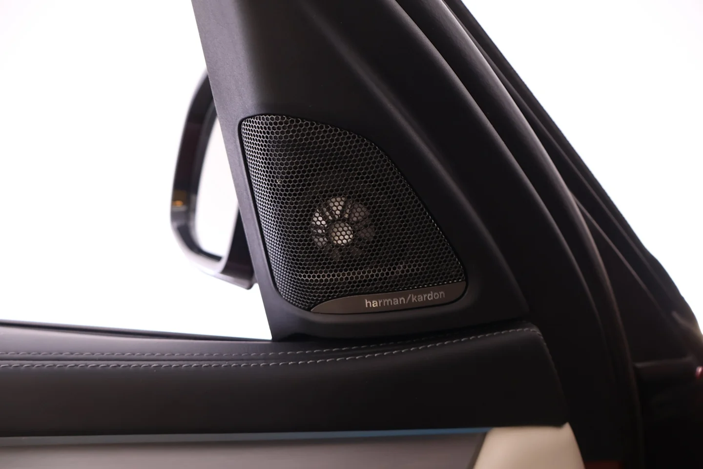 Car Image - 6UZspv60ugRmlx3Phaac8Y