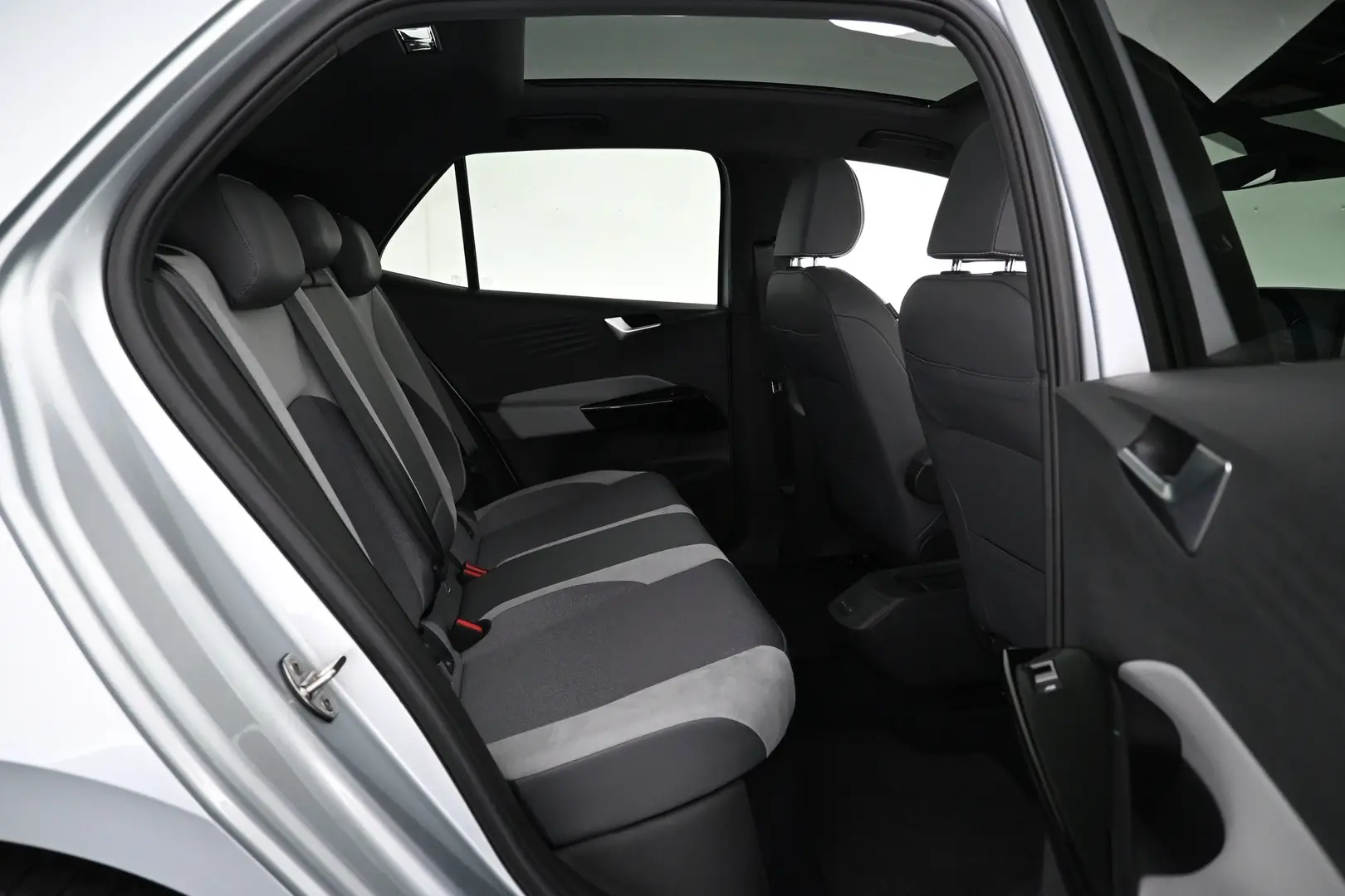 Car Image - 5laV1BSS4erwHSprAGCIpD