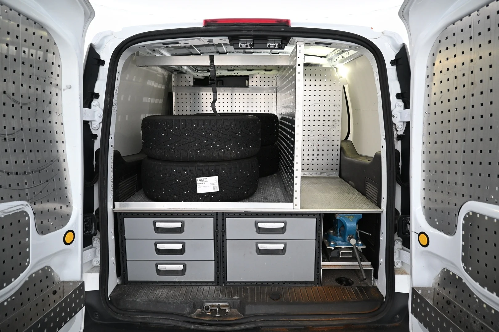 Car Image - 25MYmKs5G9LjYUH7c9zzbA