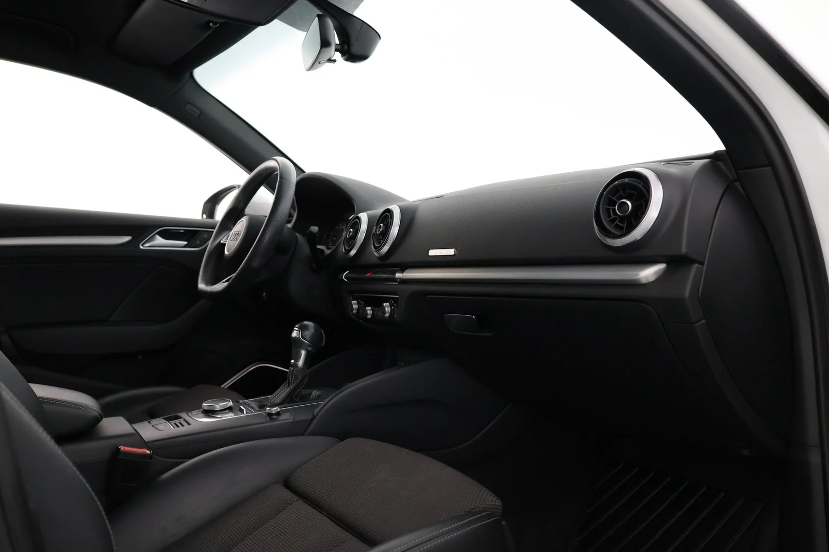 Car Image - 34ectiUITQ8F21zkDoXO47