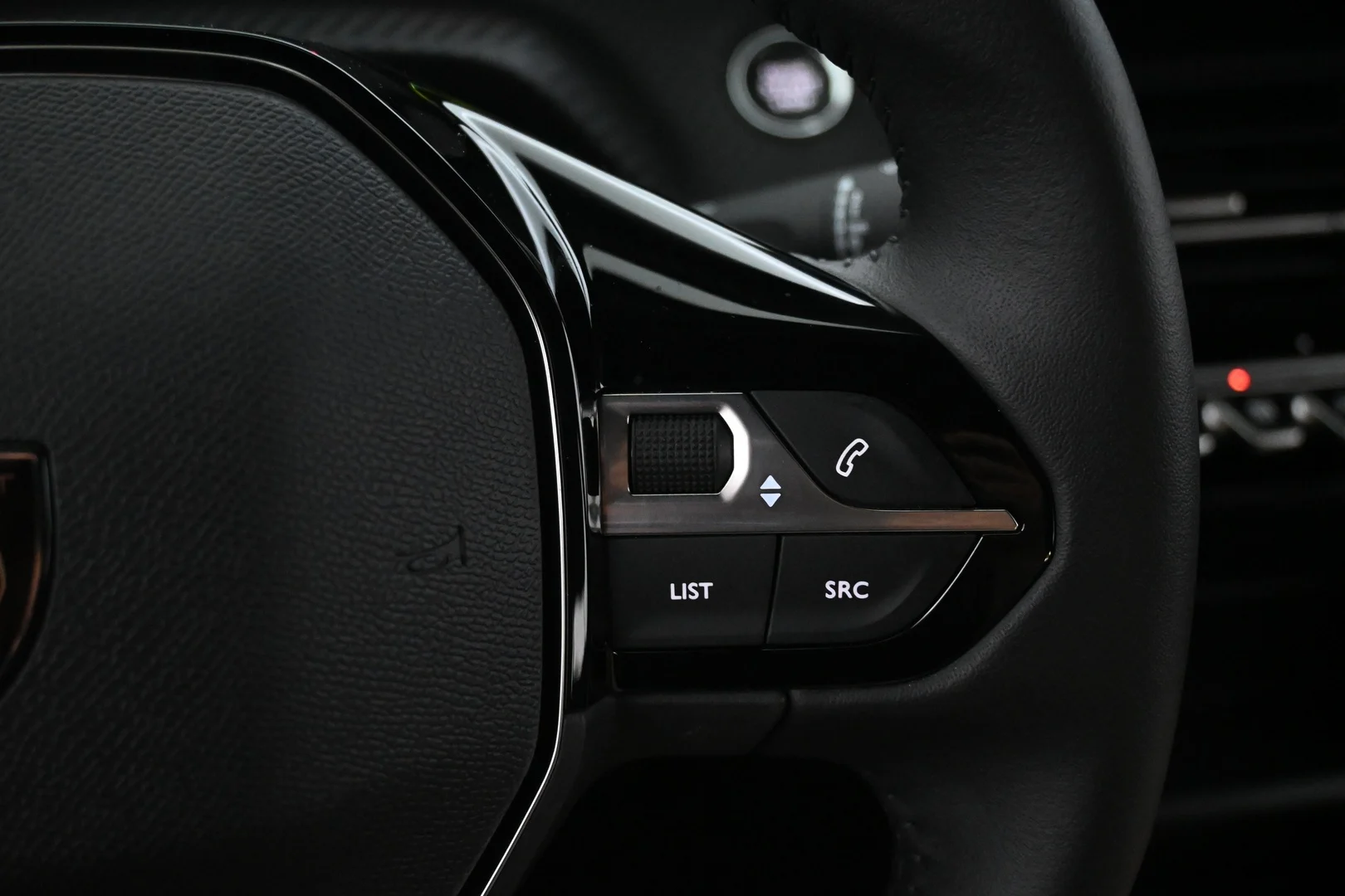 Car Image - NpmX379stcUGr8W1vAjVA