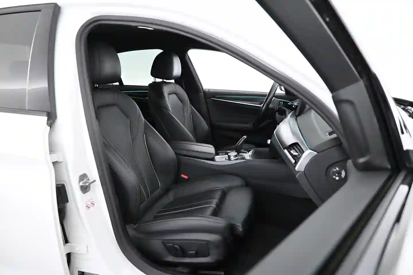 Car Image - 1PZTy8VSYlgmuytZHheLie