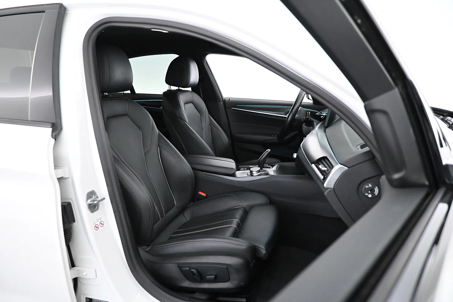 Car Image - 1PZTy8VSYlgmuytZHheLie