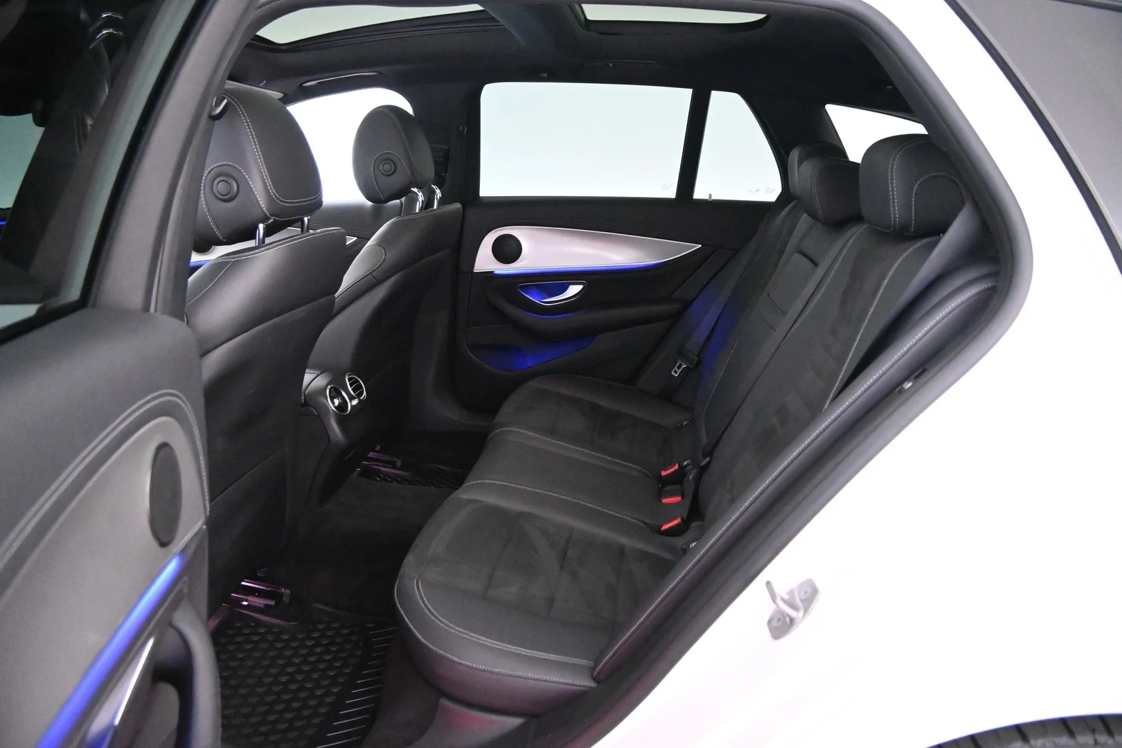 Car Image - 1zwmZhcmL3TILbGUDpH6yO