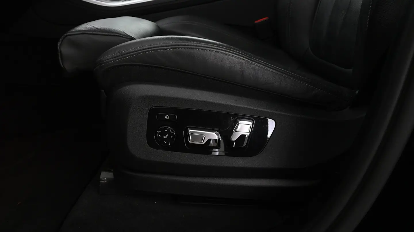 Car Image - 3ijuNtmxH71LSw5yiGF2UD