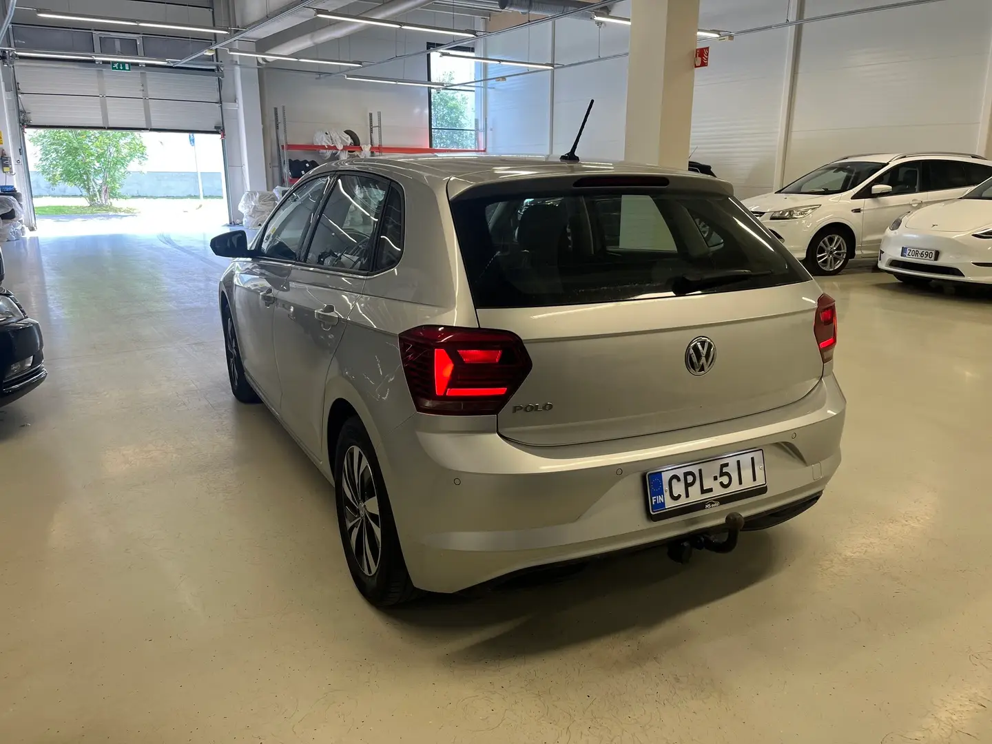 Car Image - 5LG4nS386cEfgvbYPtTG3j