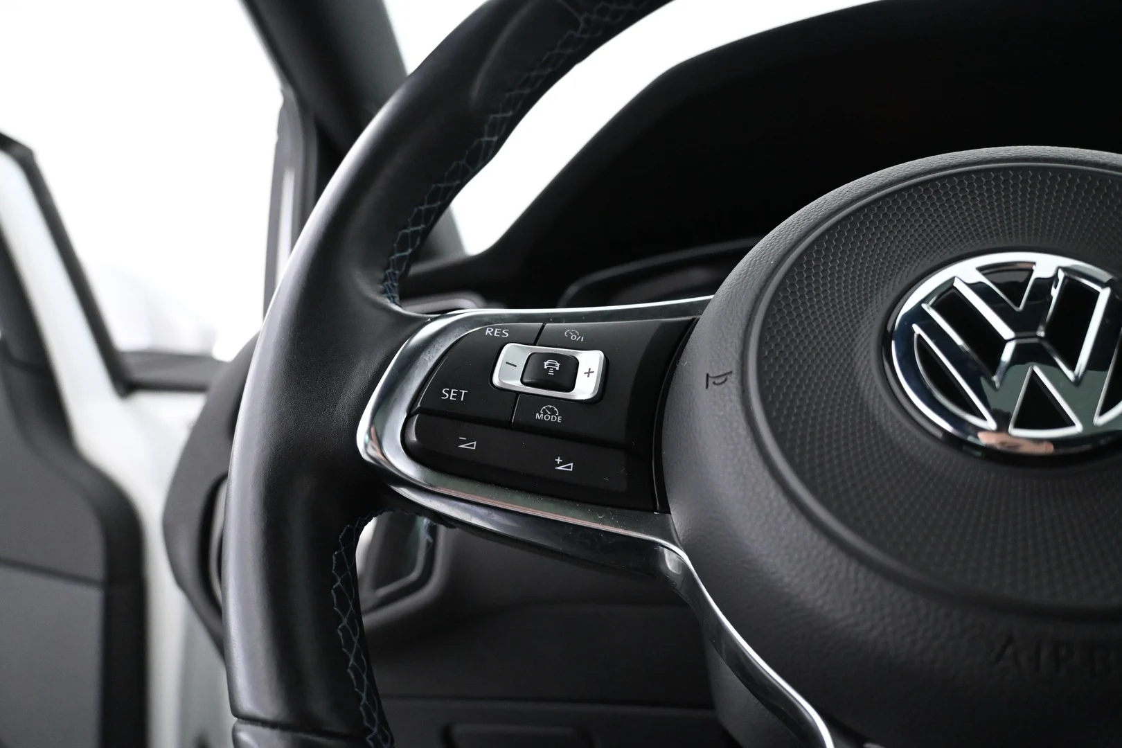 Car Image - 6X3qLXfvk3VQw3sTL3lyQJ