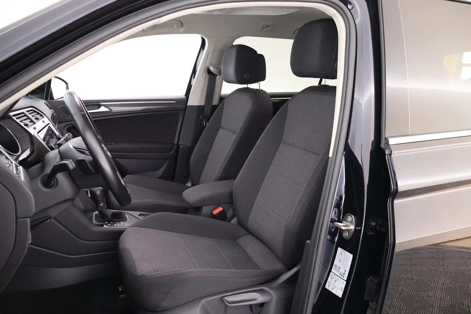 Car Image - 5k3LdbnYwJOQHCjvZtarVJ