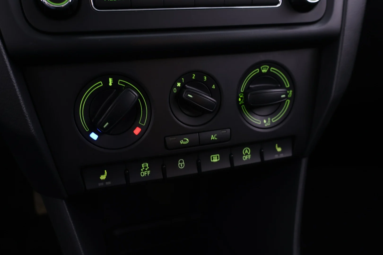 Car Image - 6z4U3yGmrEhZwlXpn2qGnb
