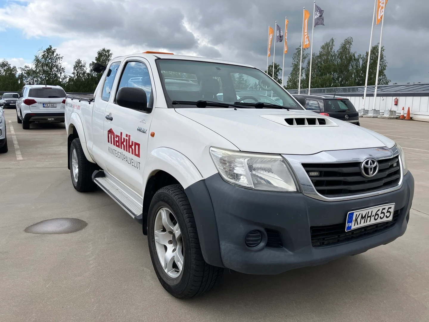 Car Image - YXni2YROSx5HyY75lcLy1