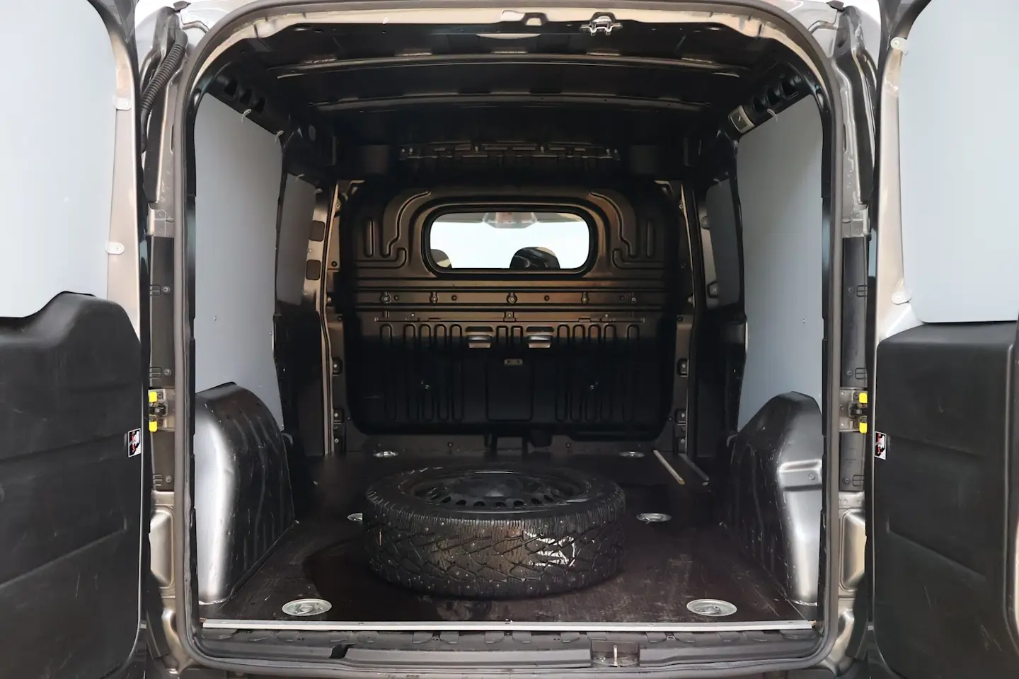 Car Image - 5PJVLxg6FoVoGIE7uzC5Sn