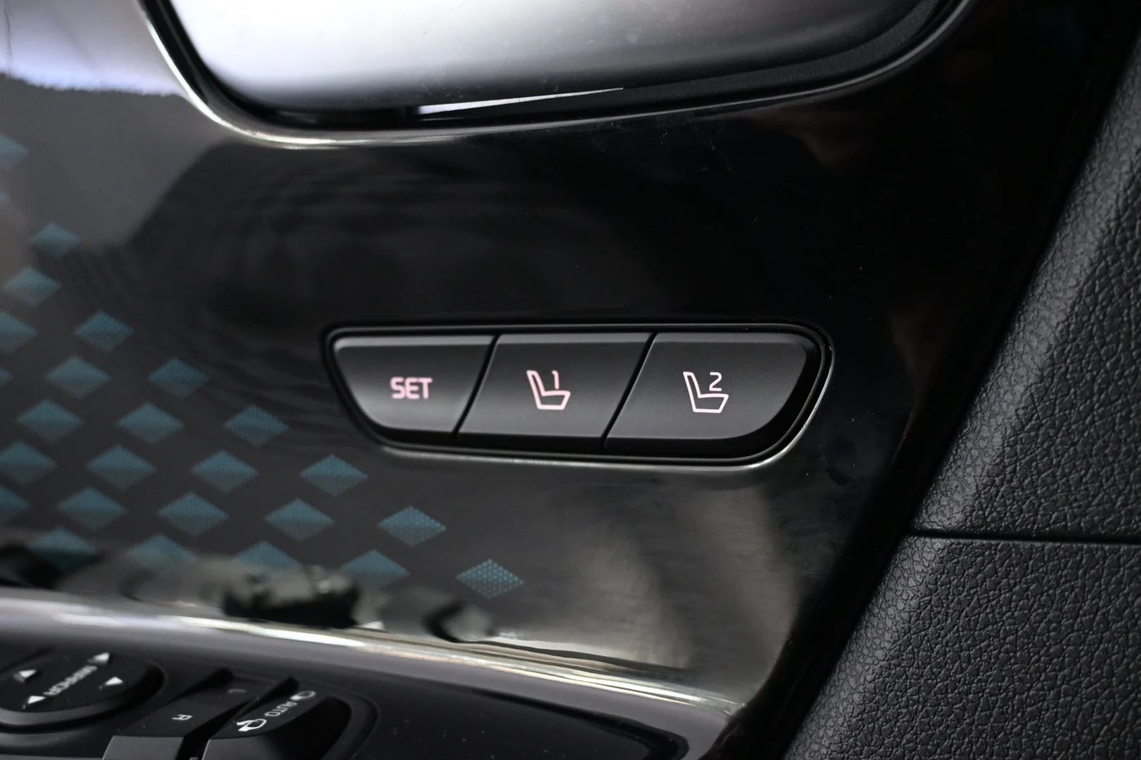 Car Image - 3kABGYpQxyFr1lV0EWjZV6