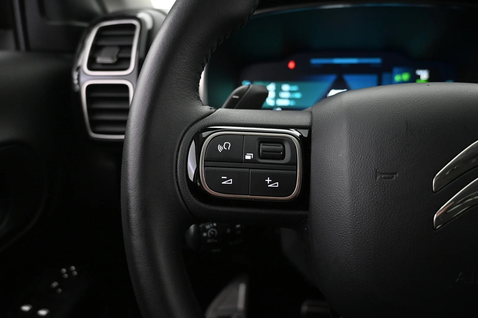 Car Image - 78oL6M12avoVyWipKjuUXo