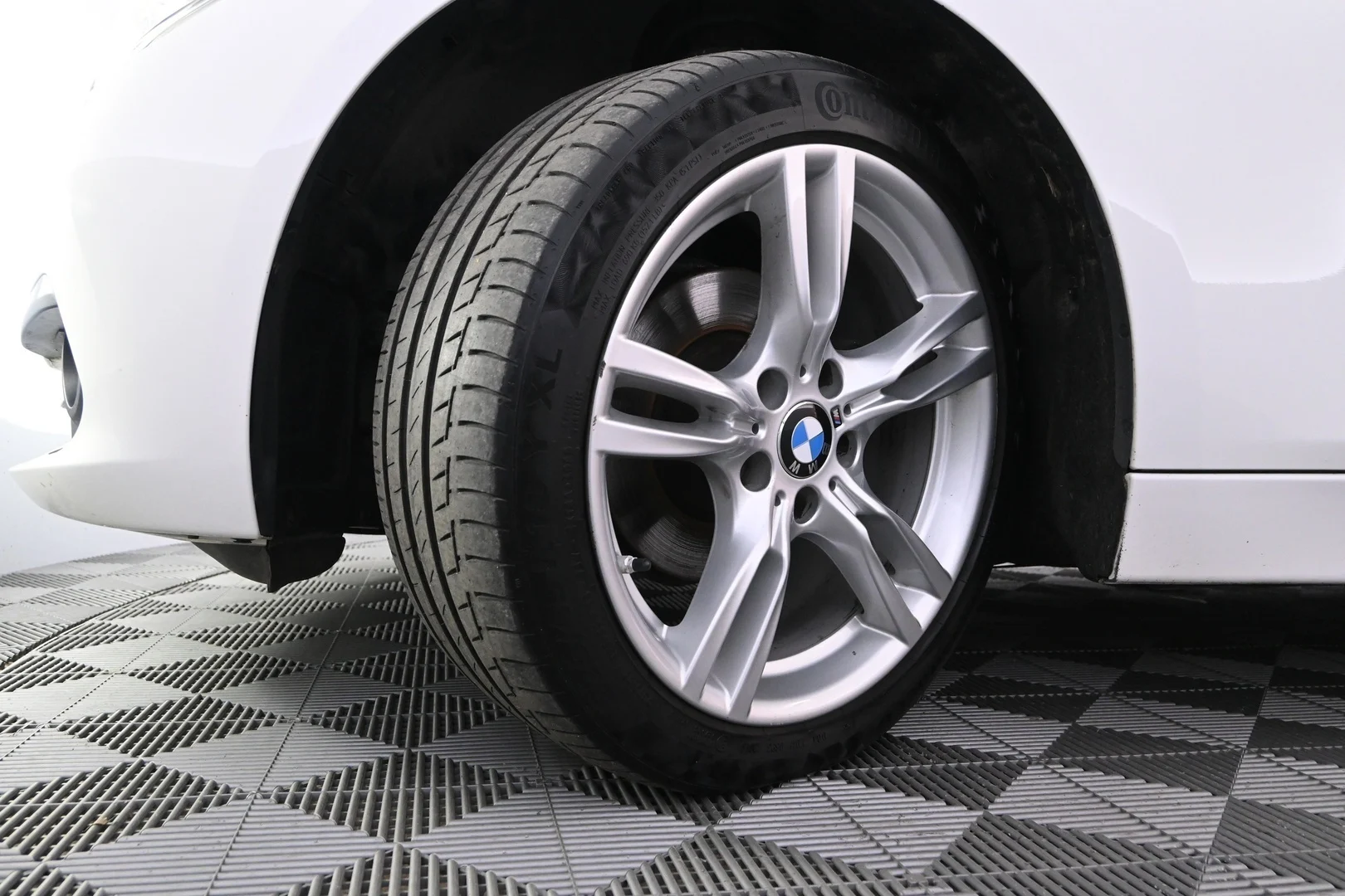 Car Image - 4QPLtabJSuBYxJk6W1Jro5