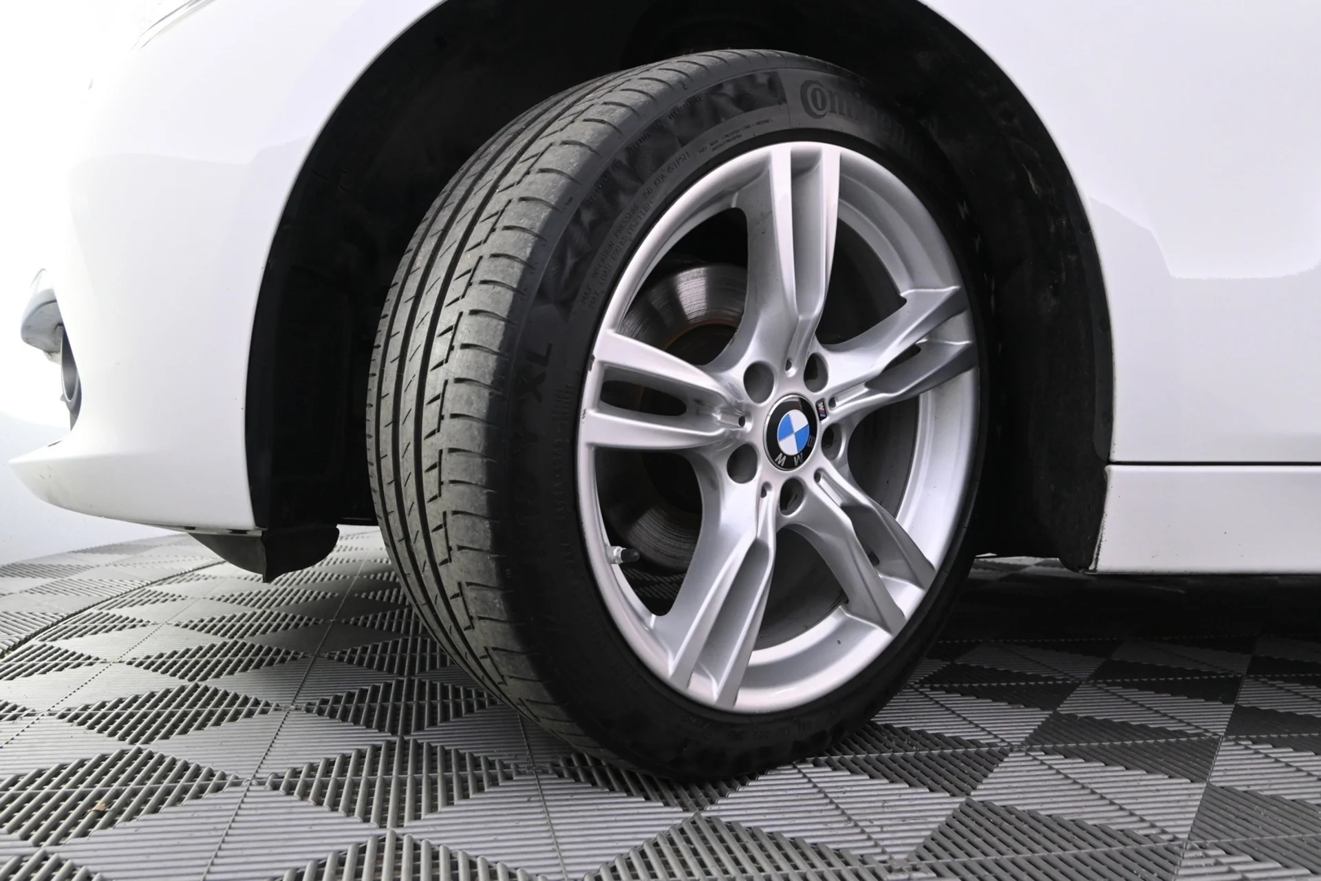 Car Image - 4QPLtabJSuBYxJk6W1Jro5