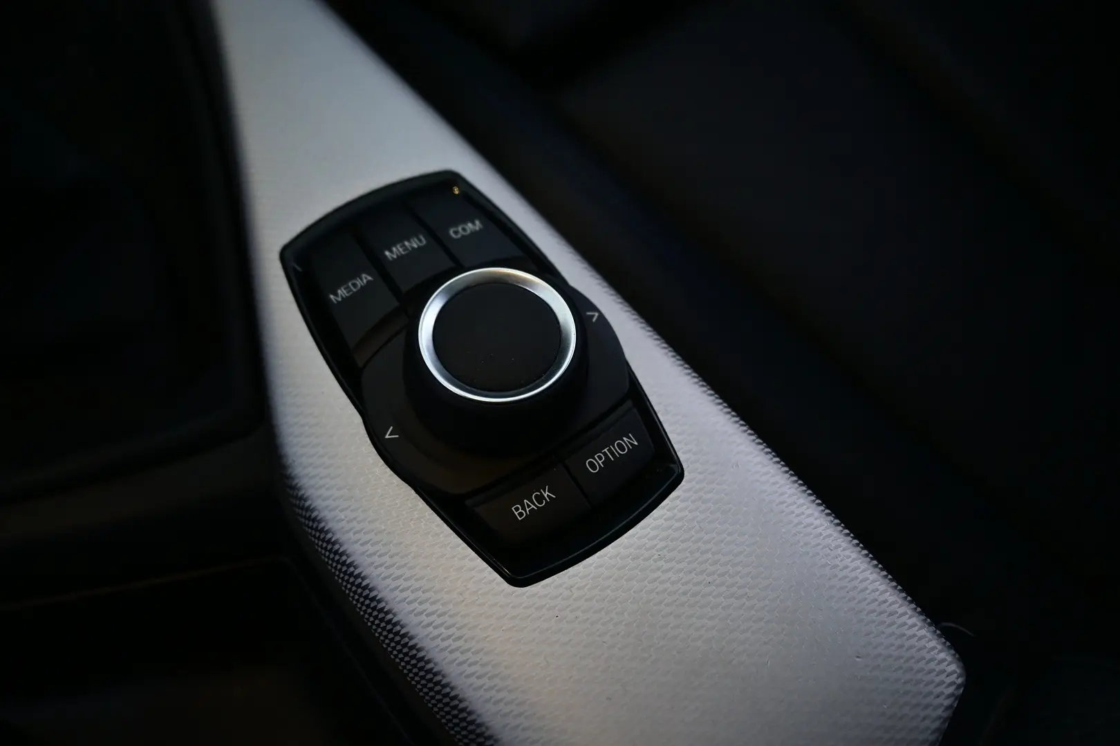 Car Image - 5bHlklkNHHlKV68Lxm6dKw