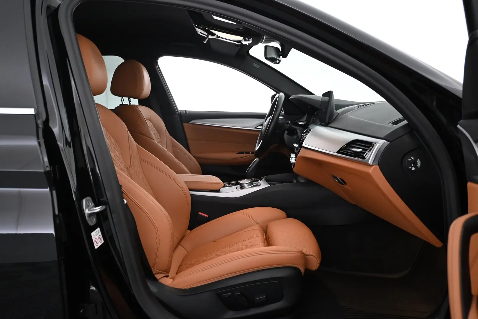 Car Image - 7G6rNa4Bv0mTCMzscPfNmL