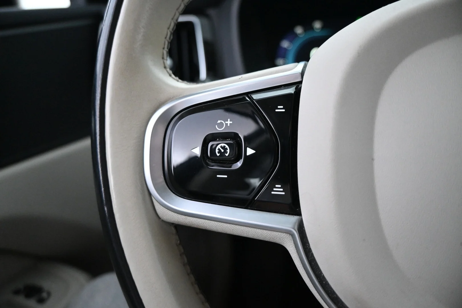 Car Image - 7a5zLtSxtKcNFXMUjS6bh9