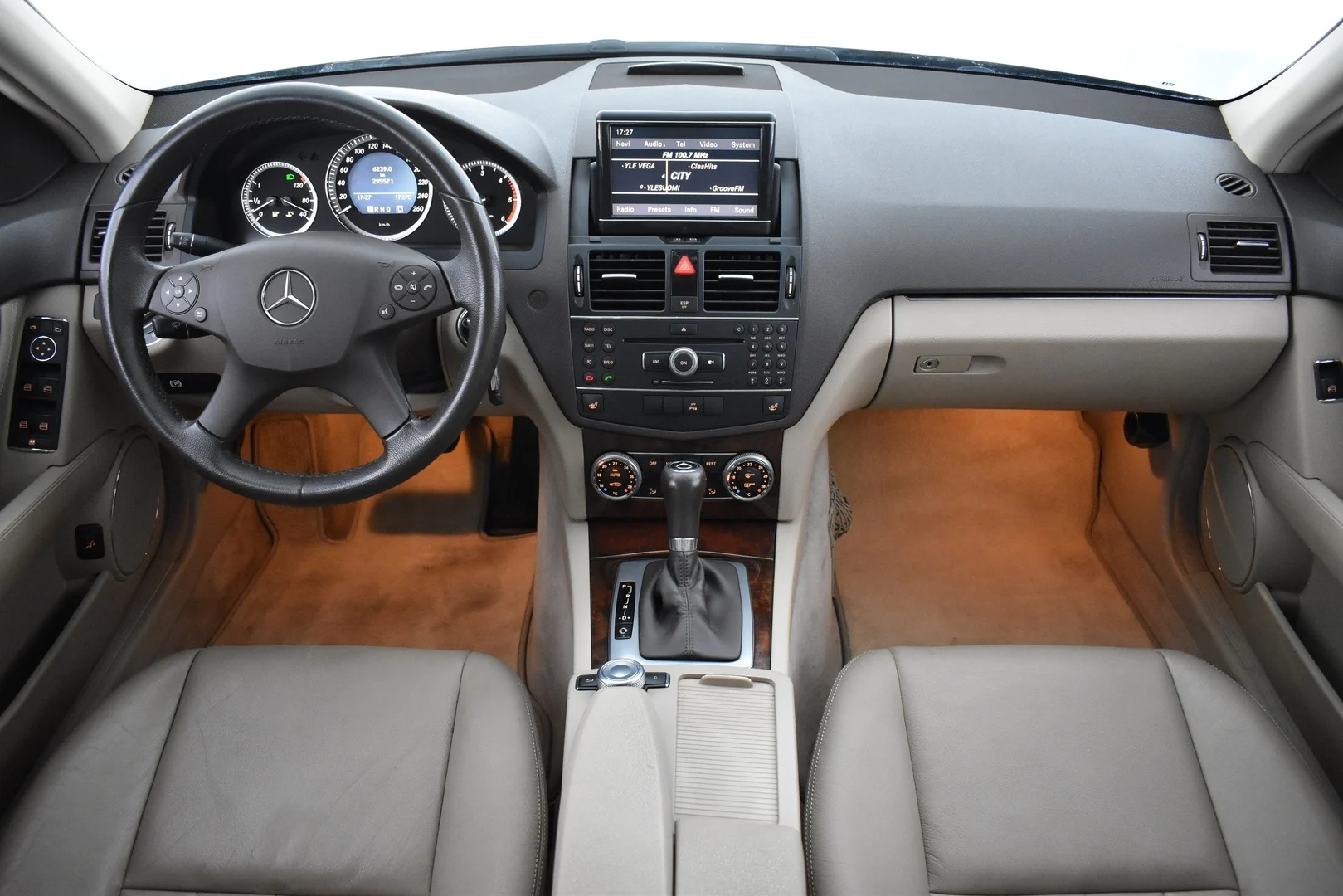 Car Image - 6jVhXgRvIaKZU8L93lkJ1M